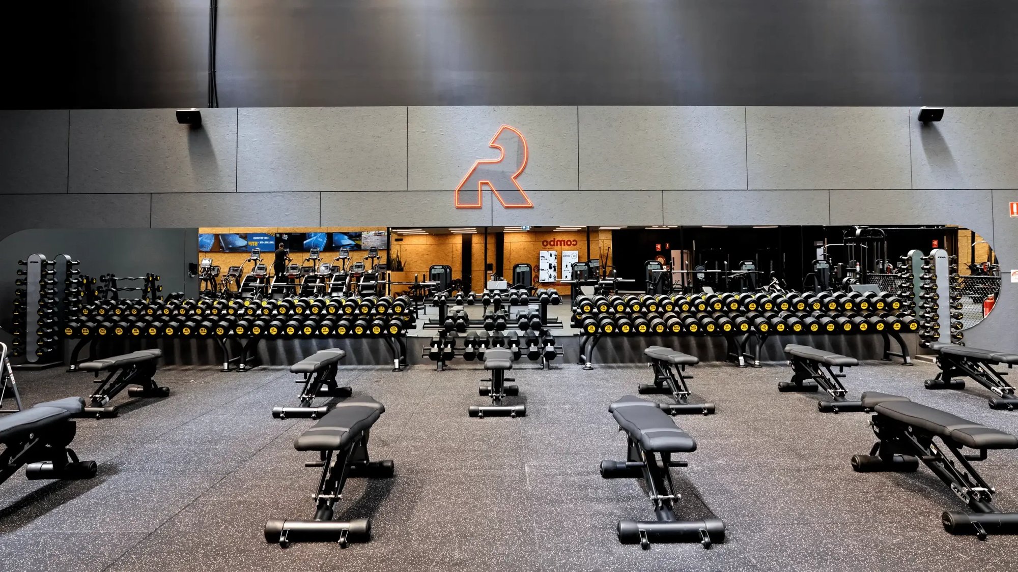 REVO_MENTONE_418-scaled